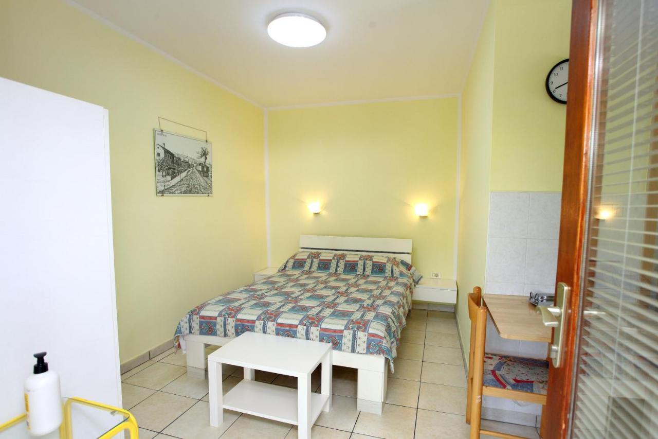 Dino Studio And Room Apartments Portorož Exteriér fotografie