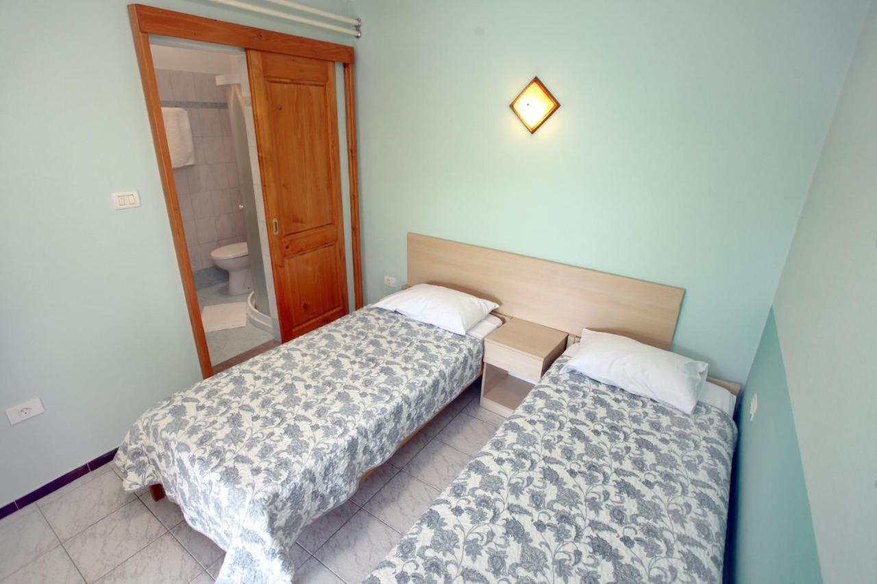 Dino Studio And Room Apartments Portorož Exteriér fotografie